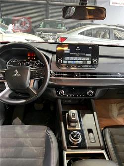 ميتسوبيشي اوتلاندر